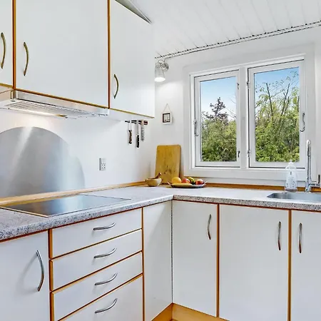 Дом отдыха Lovely In With Wifi *